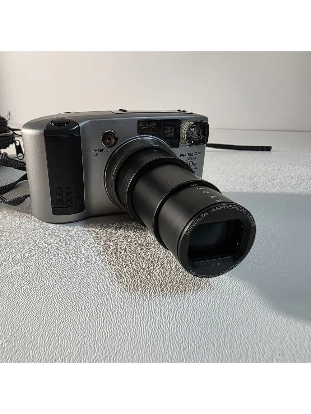 Minolta Freedom Zoom 140EX Panorama Date 38-140 Macro 35mm Camera W/Case READ